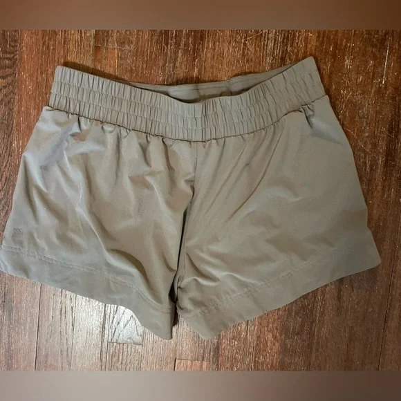 All in Motion Flex Woven Mid-Rise Shorts - 4” Inseam - Taupe - Large - Picture 8 of 8